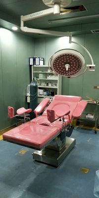 1980MM 90 stopni Wielofunkcyjny elektryczny ginekologiczny położniczy stolik do badania łóżka z kółkiem